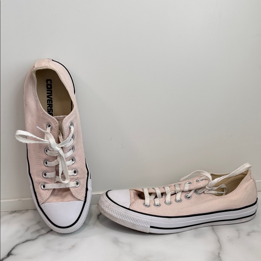 Converse Low Top Sneakers in Pale Pink and White women’s 8 - Picture 1 of 11